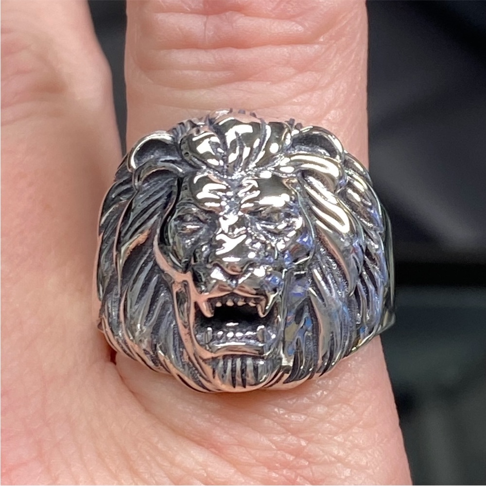 Men's Hand Carved Roaring Lion Head Ring in 925 Sterling Silver